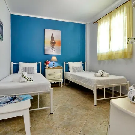 Alessandro's Apartment Mantouki