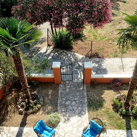 Alessandro's Appartement Mantouki
